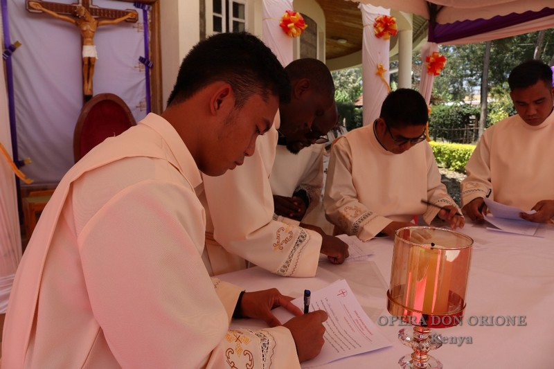 Kenya: La Professione perpetua di quattro chierici orionini -  26684