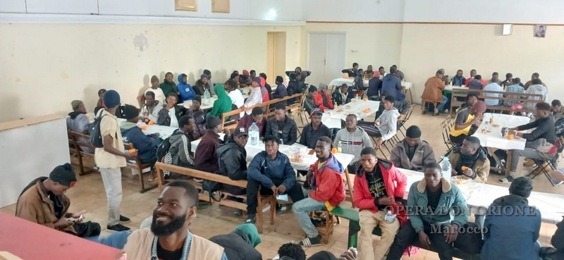Marocco: A Casablanca la parrocchia festeggia con i giovani immigrati la fine del Ramadan -  26843