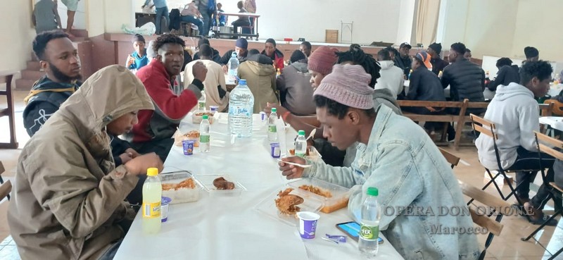 Marocco: A Casablanca la parrocchia festeggia con i giovani immigrati la fine del Ramadan -  26846
