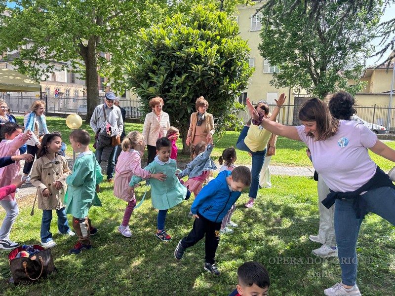Tortona: Bambini e anziani in festa al Centro Mater Dei  -  27013