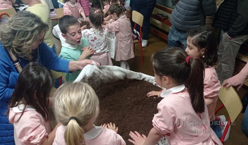 Tortona: Bambini e anziani in festa al Centro Mater Dei  -  27016