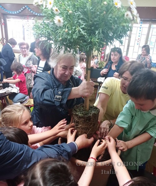 Tortona: Bambini e anziani in festa al Centro Mater Dei  -  27027