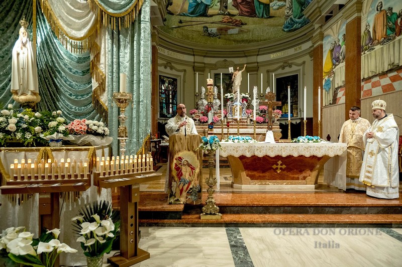 La statua pellegrina della Madonna di Fatima a Copparo (FE)  -  27047