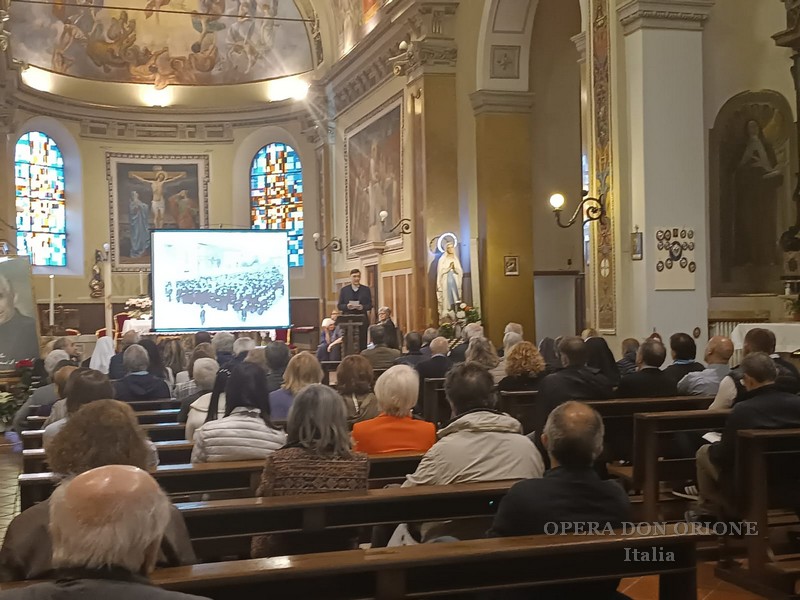 Presentato a Tortona il libro “Pellegrino di speranza. Don Orione, trionfo della vita” -  27072