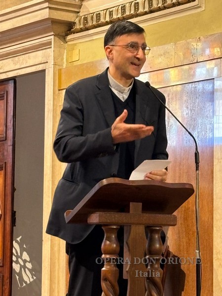 Presentato a Tortona il libro “Pellegrino di speranza. Don Orione, trionfo della vita” -  27075