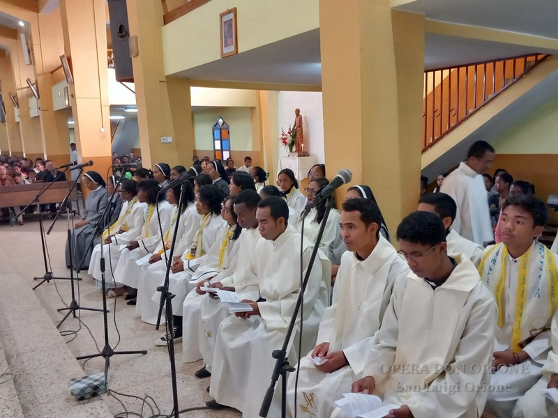 Orionini in festa per San Luigi Orione -  27166