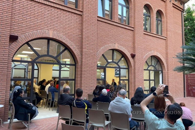 Albania : Presentato a Tirana il libro “La Croce e l'Islam”  -  27264