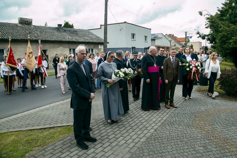 Polonia: Il Comune di Grodziec ricorda Mons. Bronisław Dąbrowski con una benemerenza -  27376