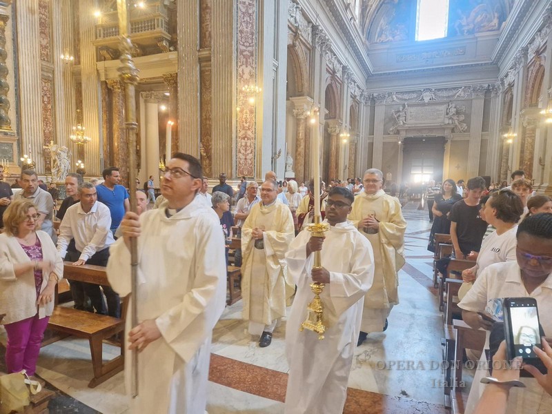Roma: Oggi la tradizionale Messa della Famiglia Carismatica Orionina all'altare di San Luigi Gonzaga -  27415