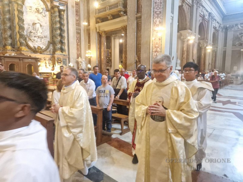 Roma: Oggi la tradizionale Messa della Famiglia Carismatica Orionina all'altare di San Luigi Gonzaga -  27417