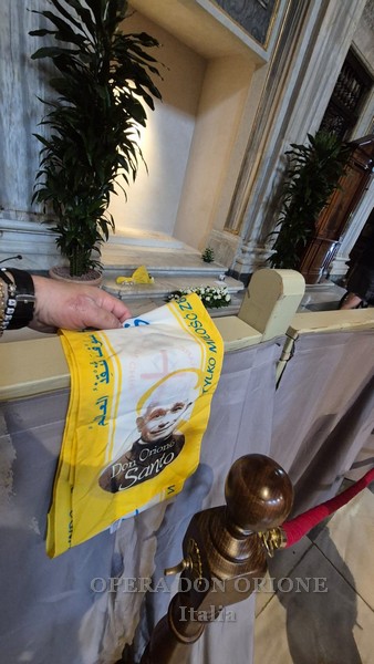Roma: Oggi la tradizionale Messa della Famiglia Carismatica Orionina all'altare di San Luigi Gonzaga -  27425