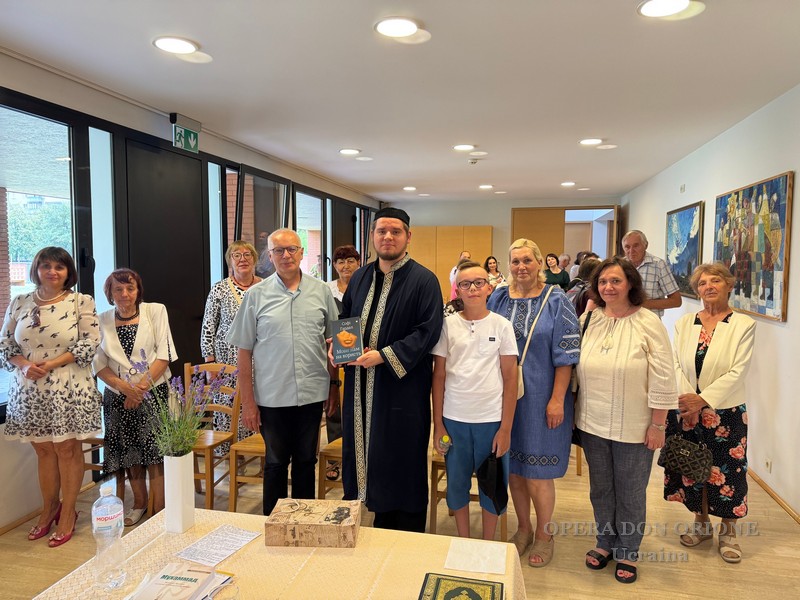 Ucraina: A L'viv incontro di amicizia con l'Imam del vicino centro islamico -  27519