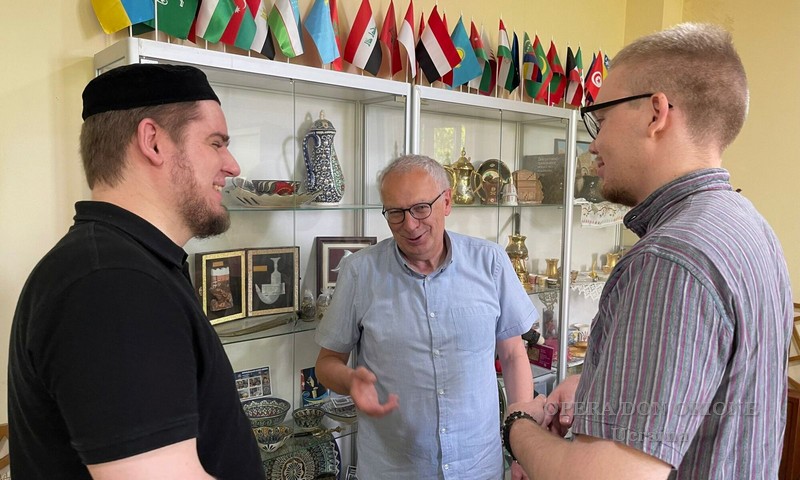 Ucraina: A L'viv incontro di amicizia con l'Imam del vicino centro islamico -  27522