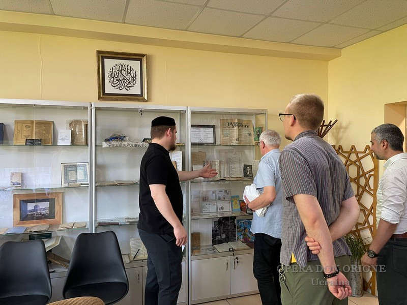 Ucraina: A L'viv incontro di amicizia con l'Imam del vicino centro islamico -  27523