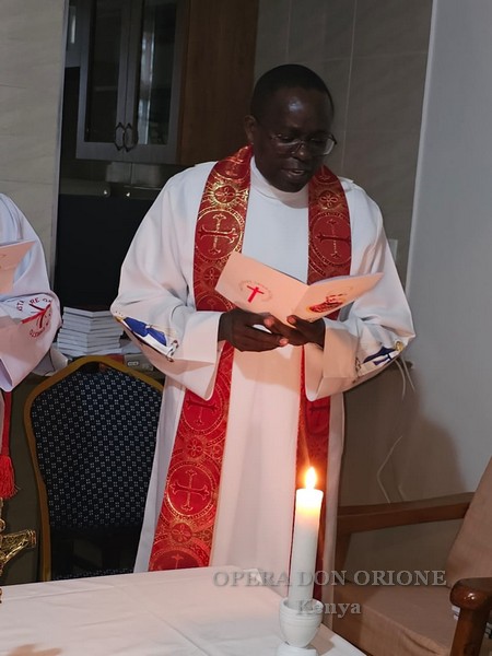 Kenya: Iniziato il noviziato per 10 postulanti -  27527