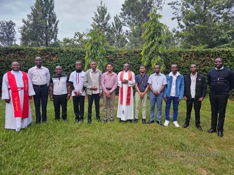 Kenya: Iniziato il noviziato per 10 postulanti -  27532
