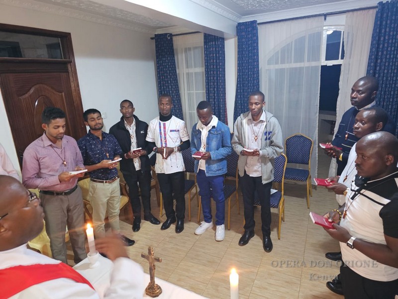 Kenya: Iniziato il noviziato per 10 postulanti -  27534