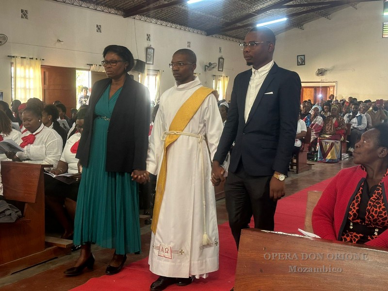 Mozambico: A Maputo l'ordinazione sacerdotale del diacono Horácio Manuel Berque Chico -  27537