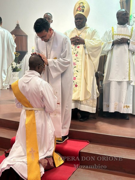 Mozambico: A Maputo l'ordinazione sacerdotale del diacono Horácio Manuel Berque Chico -  27547