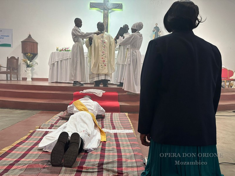 Mozambico: A Maputo l'ordinazione sacerdotale del diacono Horácio Manuel Berque Chico -  27554