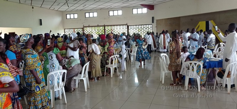 Costa d'Avorio: Celebrate le ordinazioni sacerdotali e diaconali a Bonoua -  27580
