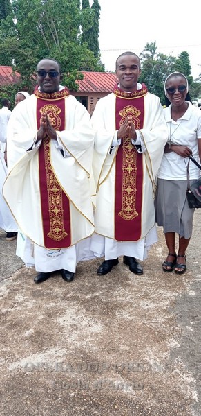 Costa d'Avorio: Celebrate le ordinazioni sacerdotali e diaconali a Bonoua -  27583