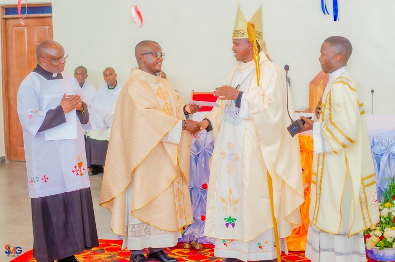 Kenya: Ordinazione sacerdotale di Harrison Nyaga Kariuki -  27610