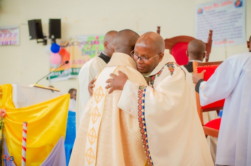 Kenya: Ordinazione sacerdotale di Harrison Nyaga Kariuki -  27613