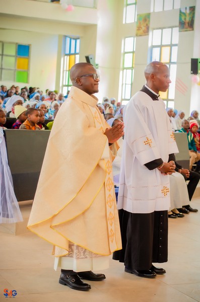 Kenya: Ordinazione sacerdotale di Harrison Nyaga Kariuki -  27624