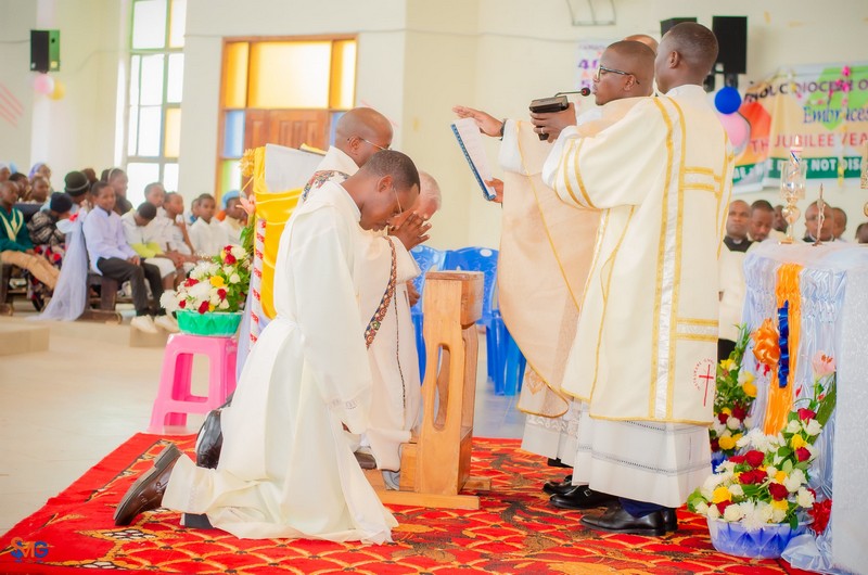 Kenya: Ordinazione sacerdotale di Harrison Nyaga Kariuki -  27627