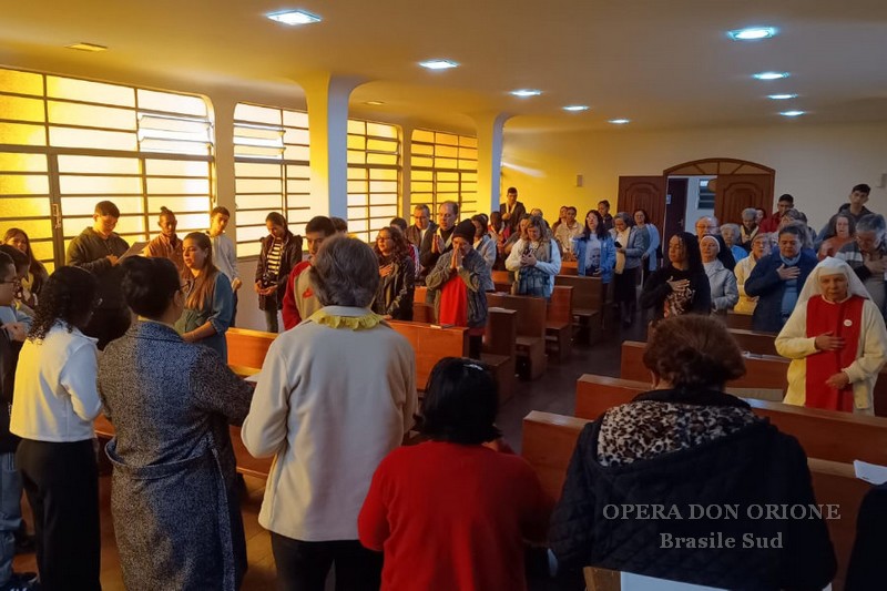Brasile Sud: Laici e giovani orionini in ritiro a Cotía -  27893