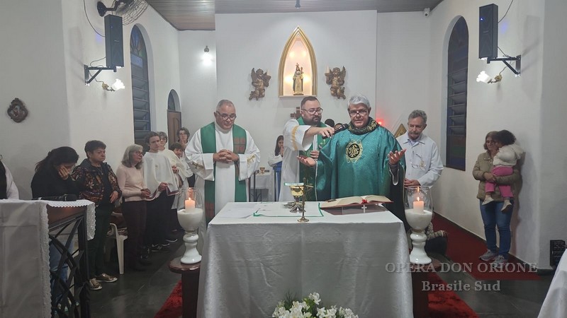 Brasile Sud: Laici e giovani orionini in ritiro a Cotía -  27899