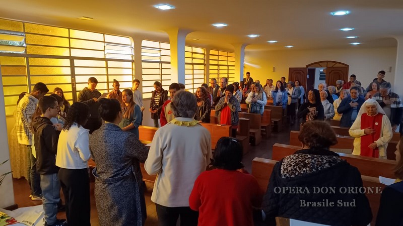 Brasile Sud: Laici e giovani orionini in ritiro a Cotía -  27904