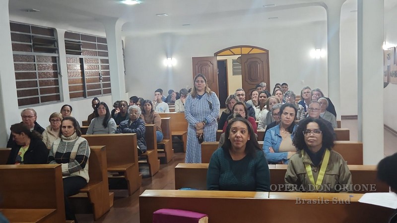 Brasile Sud: Laici e giovani orionini in ritiro a Cotía -  27908