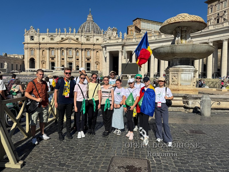 Sulle orme di Don Orione: Il Giubileo dei Giovani a Tortona e Roma, giorni di grazia e benedizione -  27932