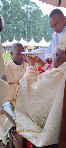 Kenya: La Delegazione “Nostra Signora del Rosario” ha un nuovo sacerdote -  27963