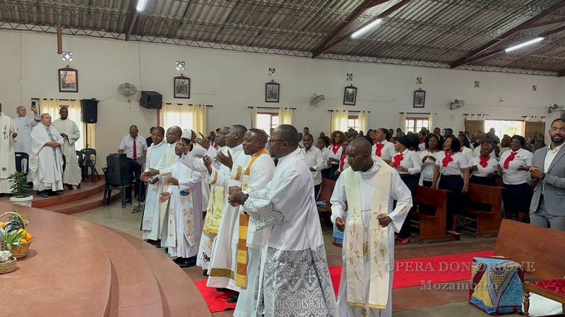 Mozambico: La professione perpetua del chierico Elísio Mário Cheiro Choe -  28026