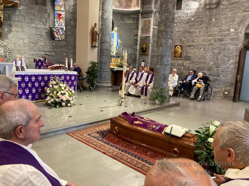 Da Genova a Bonoua, l'omaggio a Don Angelo Primo Girolami -  28066