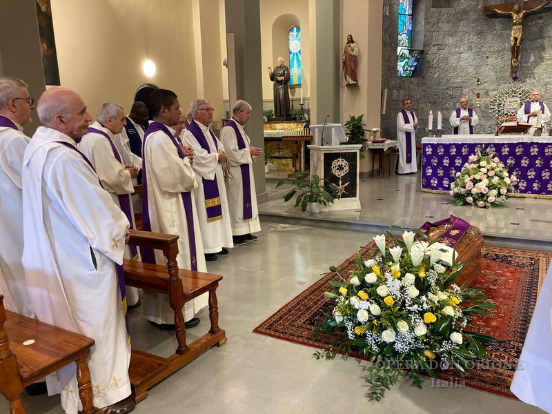 Da Genova a Bonoua, l'omaggio a Don Angelo Primo Girolami -  28076