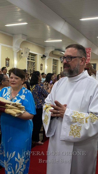 Brasile Sud: L'ordinazione diaconale del chierico Alexandre de Maman -  28086