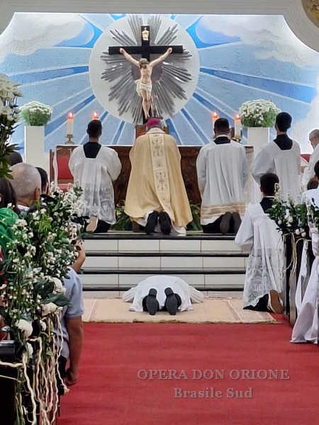 Brasile Sud: L'ordinazione diaconale del chierico Alexandre de Maman -  28088