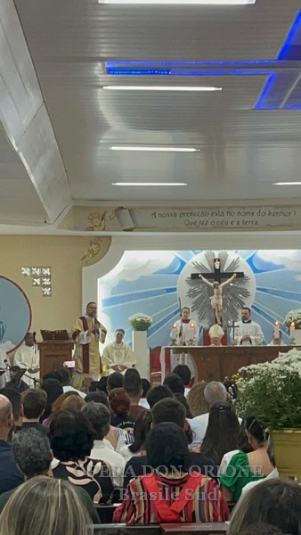 Brasile Sud: L'ordinazione diaconale del chierico Alexandre de Maman -  28093