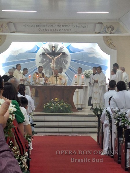 Brasile Sud: L'ordinazione diaconale del chierico Alexandre de Maman -  28095