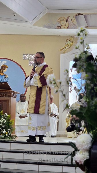 Brasile Sud: L'ordinazione diaconale del chierico Alexandre de Maman -  28098