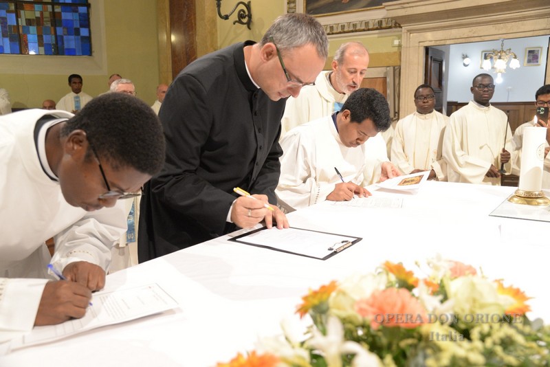 Le Professioni religiose nella Congregazione dei Figli della Divina Provvidenza -  28152