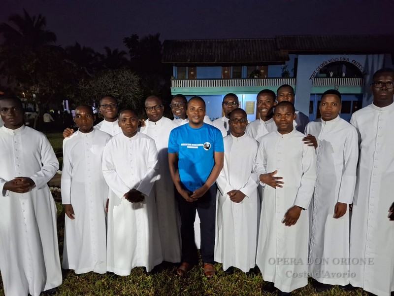 Le Professioni religiose nella Congregazione dei Figli della Divina Provvidenza -  28162