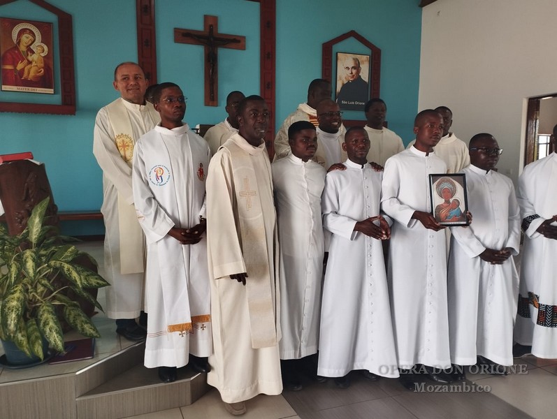 Le Professioni religiose nella Congregazione dei Figli della Divina Provvidenza -  28163