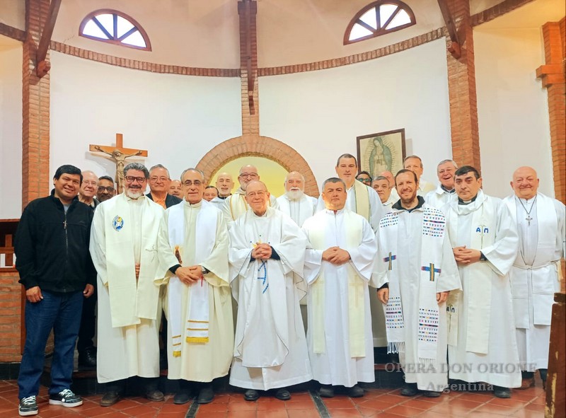 Argentina: Giorni di comunione, silenzio e rinnovamento per 23 religiosi orionini -  28291