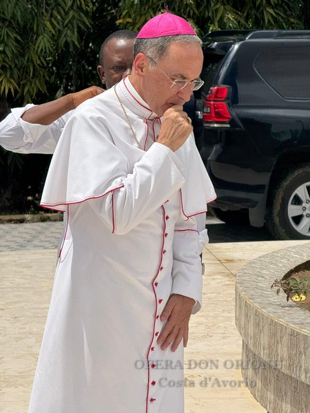 Costa d'Avorio: Il Nunzio Apostolico visita il Santuario “Notre Dame de la Garde” di Bonoua -  28396