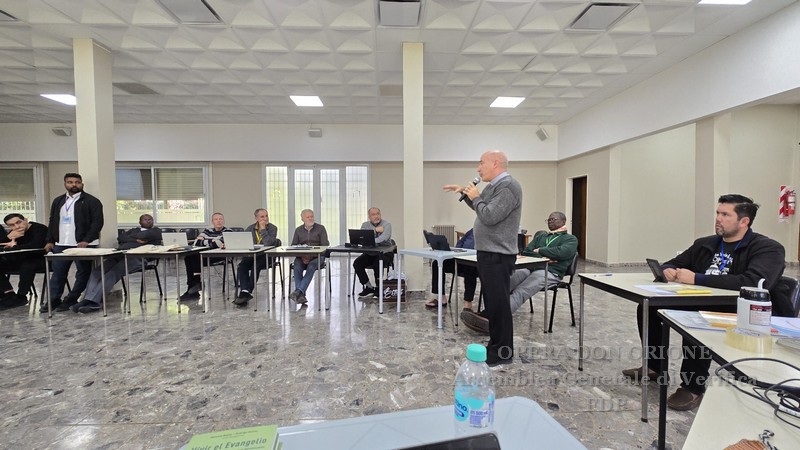 Alzarsi e seguire: la sesta giornata assembleare disegna i prossimi passi -  28692